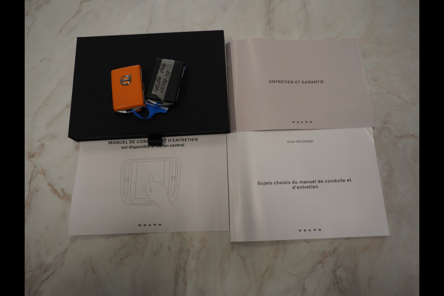 Volvo XC60 2.0 T6 Plug-in hybrid AWD Ultimate Dark Long Range | Panoramadak | Harman/Kardon | Pilot Assist | Keyless | HUD | Camera | Carplay