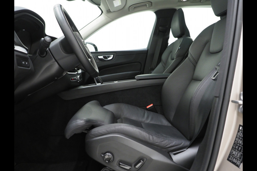 Volvo XC60 2.0 T6 Plug-in hybrid AWD Ultimate Dark Long Range | Panoramadak | Harman/Kardon | Pilot Assist | Keyless | HUD | Camera | Carplay