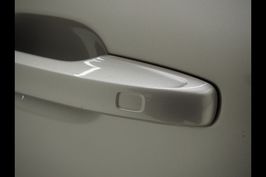 Volvo XC60 2.0 T6 Plug-in hybrid AWD Ultimate Dark Long Range | Panoramadak | Harman/Kardon | Pilot Assist | Keyless | HUD | Camera | Carplay