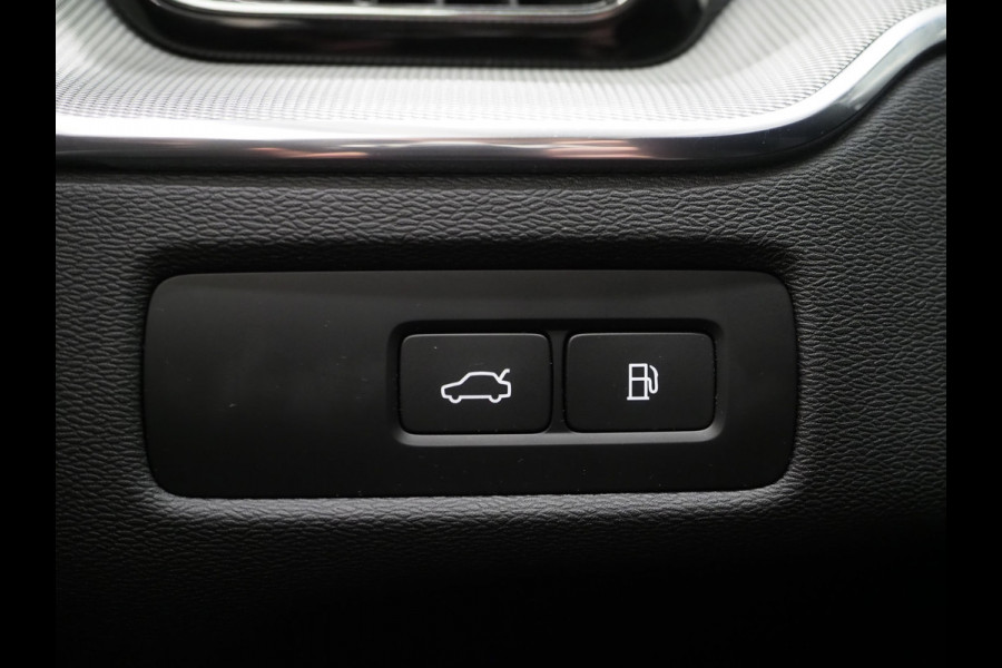 Volvo XC60 2.0 T6 Plug-in hybrid AWD Ultimate Dark Long Range | Panoramadak | Harman/Kardon | Pilot Assist | Keyless | HUD | Camera | Carplay