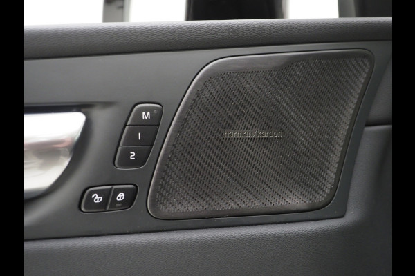 Volvo XC60 2.0 T6 Plug-in hybrid AWD Ultimate Dark Long Range | Panoramadak | Harman/Kardon | Pilot Assist | Keyless | HUD | Camera | Carplay