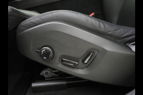 Volvo XC60 2.0 T6 Plug-in hybrid AWD Ultimate Dark Long Range | Panoramadak | Harman/Kardon | Pilot Assist | Keyless | HUD | Camera | Carplay