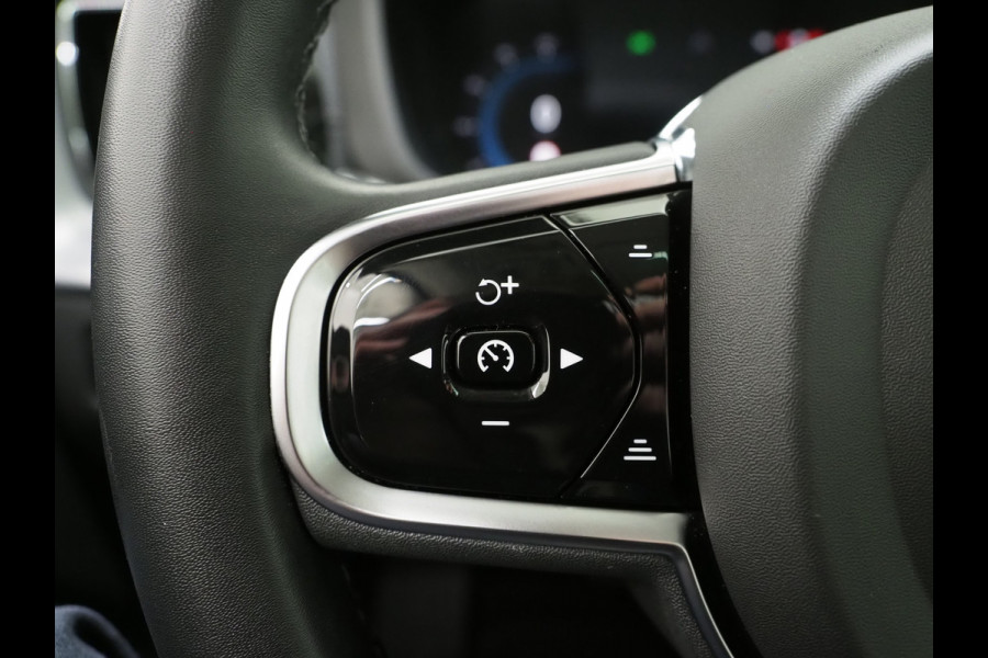 Volvo XC60 2.0 T6 Plug-in hybrid AWD Ultimate Dark Long Range | Panoramadak | Harman/Kardon | Pilot Assist | Keyless | HUD | Camera | Carplay