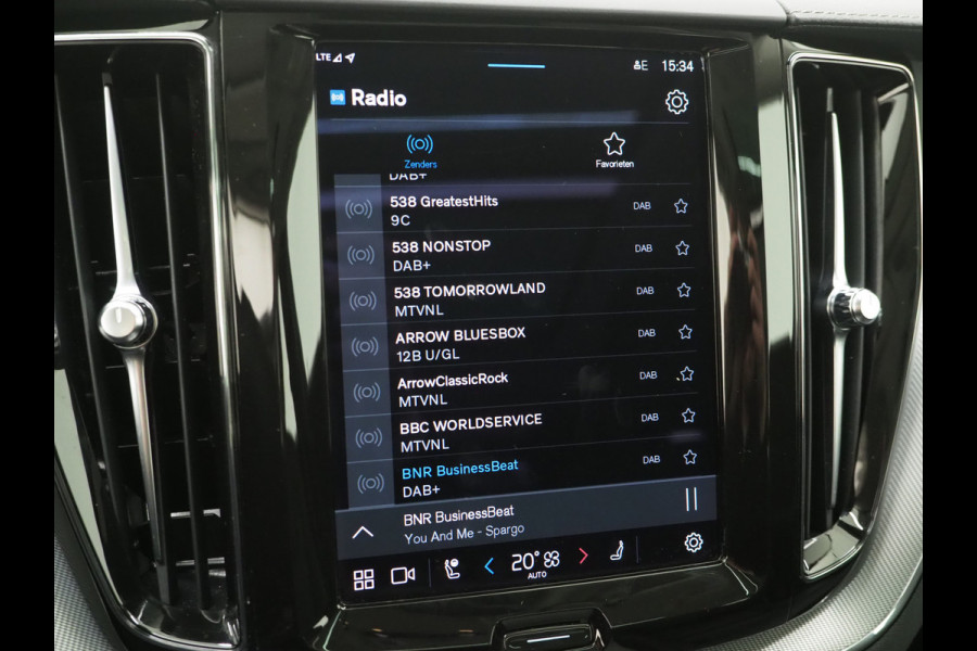 Volvo XC60 2.0 T6 Plug-in hybrid AWD Ultimate Dark Long Range | Panoramadak | Harman/Kardon | Pilot Assist | Keyless | HUD | Camera | Carplay