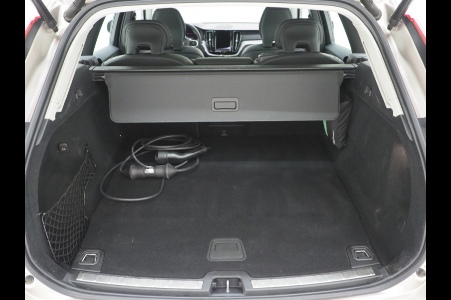 Volvo XC60 2.0 T6 Plug-in hybrid AWD Ultimate Dark Long Range | Panoramadak | Harman/Kardon | Pilot Assist | Keyless | HUD | Camera | Carplay