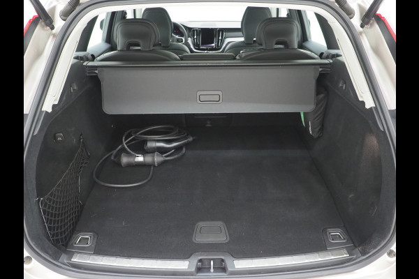 Volvo XC60 2.0 T6 Plug-in hybrid AWD Ultimate Dark Long Range | Panoramadak | Harman/Kardon | Pilot Assist | Keyless | HUD | Camera | Carplay