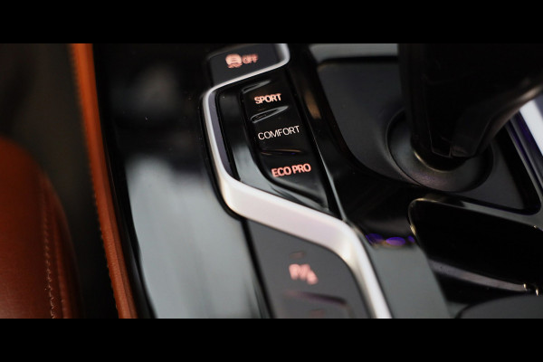 BMW X4 XDrive20i M Sport / NAP / AUT / Head Up / Leder / F1 / Elek Stoelen / Cruise Control / Open Panoramadak / Xenon / Pdc / 21