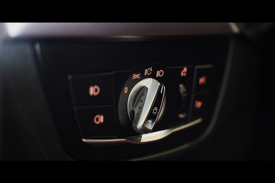 BMW X4 XDrive20i M Sport / NAP / AUT / Head Up / Leder / F1 / Elek Stoelen / Cruise Control / Open Panoramadak / Xenon / Pdc / 21