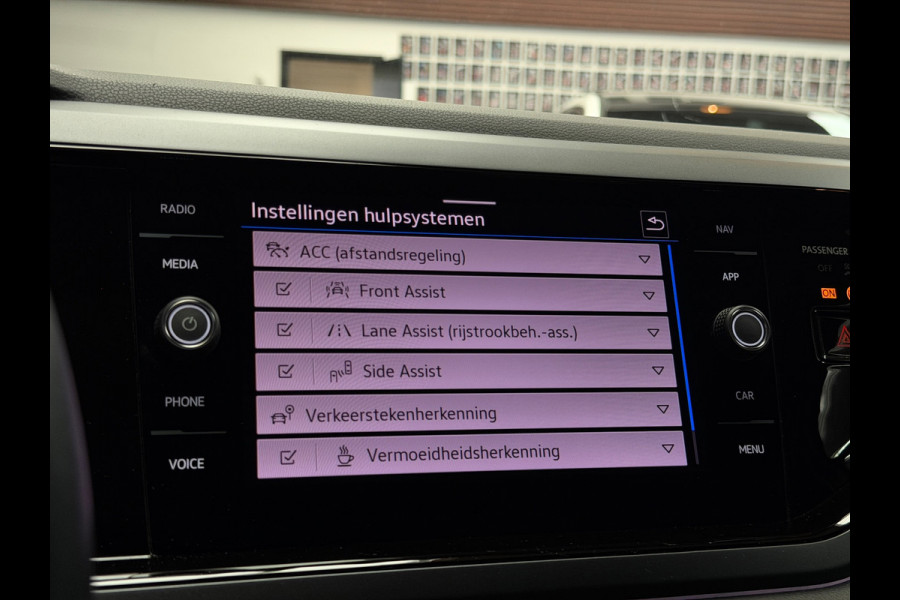 Volkswagen Taigo 1.0 TSI 2x R-Line Panorama CarPlay Camera