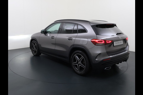 Mercedes-Benz GLA 180 AMG// Camera // Elek. Achterklep // Sfeerverlichting // Night pakket // 19" AMG Velgen // LED