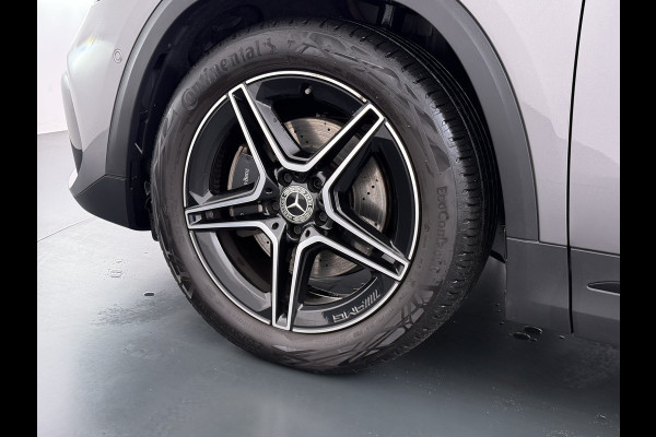 Mercedes-Benz GLA 180 AMG// Camera // Elek. Achterklep // Sfeerverlichting // Night pakket // 19" AMG Velgen // LED