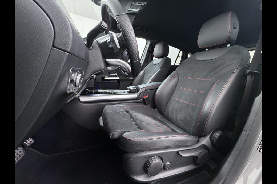 Mercedes-Benz GLA 180 AMG// Camera // Elek. Achterklep // Sfeerverlichting // Night pakket // 19" AMG Velgen // LED