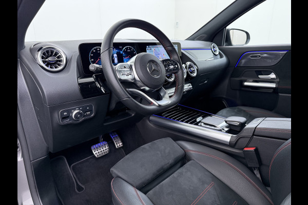 Mercedes-Benz GLA 180 AMG// Camera // Elek. Achterklep // Sfeerverlichting // Night pakket // 19" AMG Velgen // LED