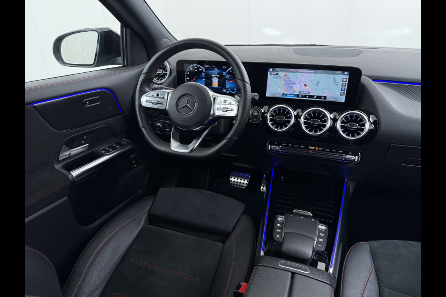 Mercedes-Benz GLA 180 AMG// Camera // Elek. Achterklep // Sfeerverlichting // Night pakket // 19" AMG Velgen // LED