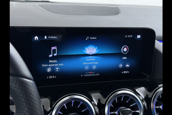 Mercedes-Benz GLA 180 AMG// Camera // Elek. Achterklep // Sfeerverlichting // Night pakket // 19" AMG Velgen // LED