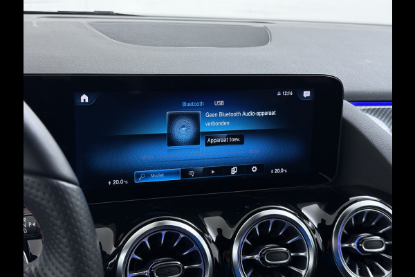 Mercedes-Benz GLA 180 AMG// Camera // Elek. Achterklep // Sfeerverlichting // Night pakket // 19" AMG Velgen // LED