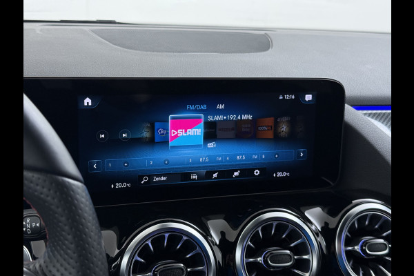 Mercedes-Benz GLA 180 AMG// Camera // Elek. Achterklep // Sfeerverlichting // Night pakket // 19" AMG Velgen // LED