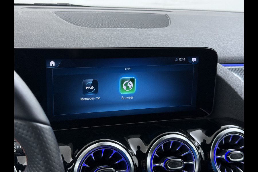 Mercedes-Benz GLA 180 AMG// Camera // Elek. Achterklep // Sfeerverlichting // Night pakket // 19" AMG Velgen // LED