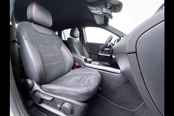 Mercedes-Benz GLA 180 AMG// Camera // Elek. Achterklep // Sfeerverlichting // Night pakket // 19" AMG Velgen // LED