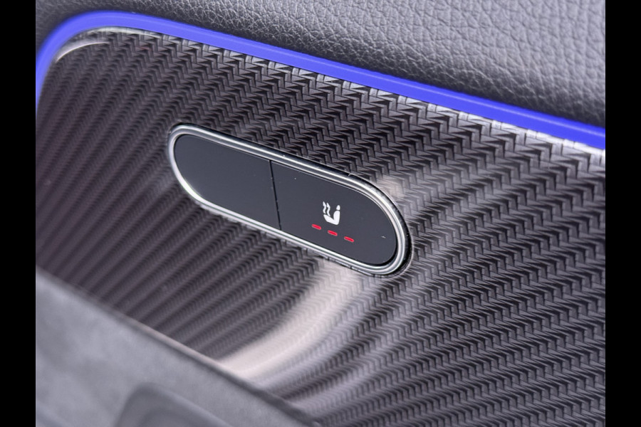 Mercedes-Benz GLA 180 AMG// Camera // Elek. Achterklep // Sfeerverlichting // Night pakket // 19" AMG Velgen // LED