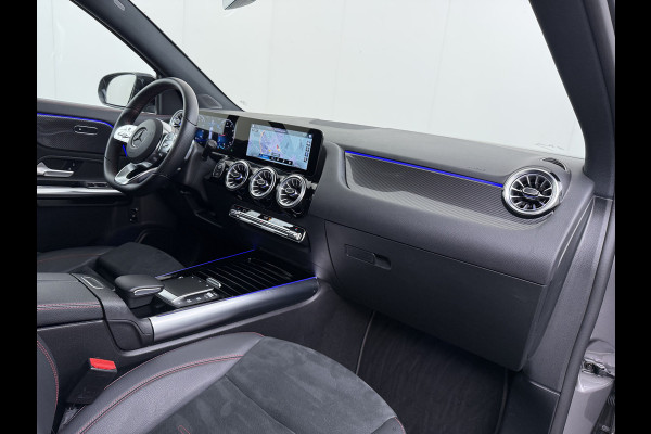 Mercedes-Benz GLA 180 AMG// Camera // Elek. Achterklep // Sfeerverlichting // Night pakket // 19" AMG Velgen // LED