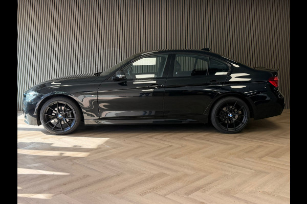 BMW 3 Serie 318i M Sport Edition AUT. LEDER NAVIGATIE PDC STOELVERWARMING CRUISE KEYLESS-GO