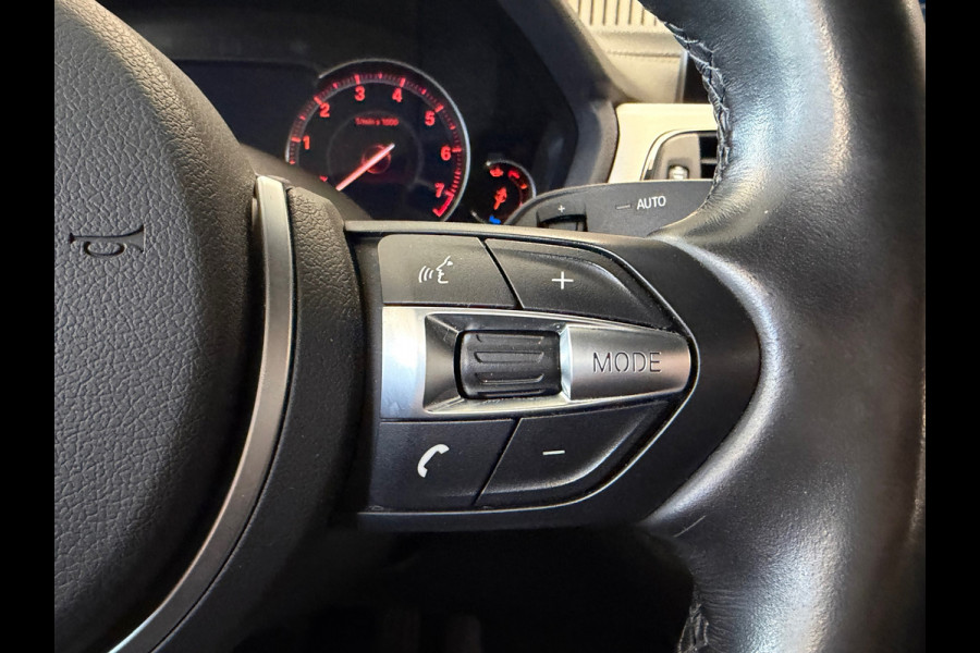 BMW 3 Serie 318i M Sport Edition AUT. LEDER NAVIGATIE PDC STOELVERWARMING CRUISE KEYLESS-GO