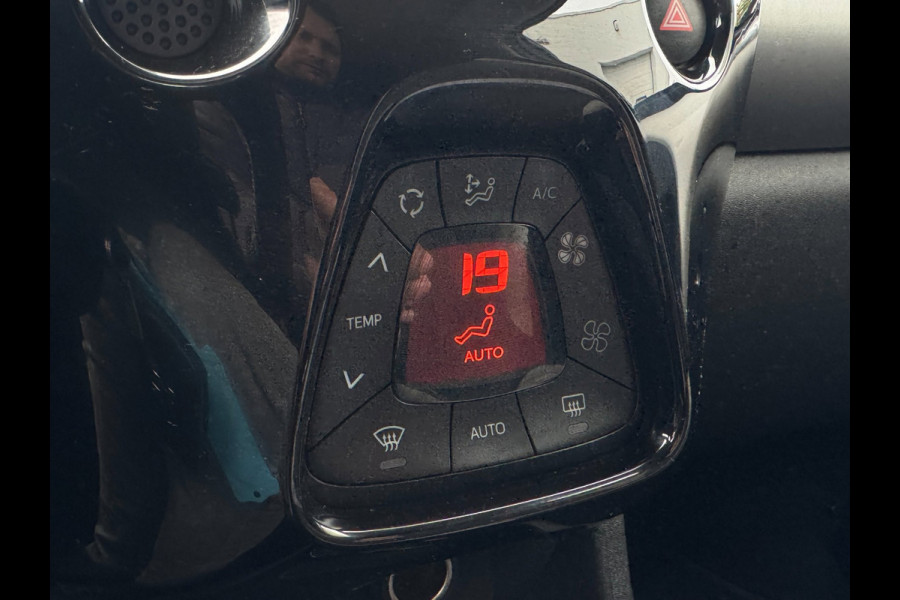 Peugeot 108 1.0 e-VTi Allure TOP! CABRIOTOP / CAMERA / LMV / BLUETOOTH / CLIMATE CONTROL / NL AUTO