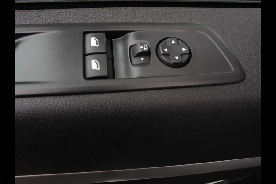 Opel Vivaro 2.0 CDTI Automaat 145 pk L3H1 Dubbele Cabine | Navigatie | Trekhaak | Airco | Parkeer sensoren | Betimmering