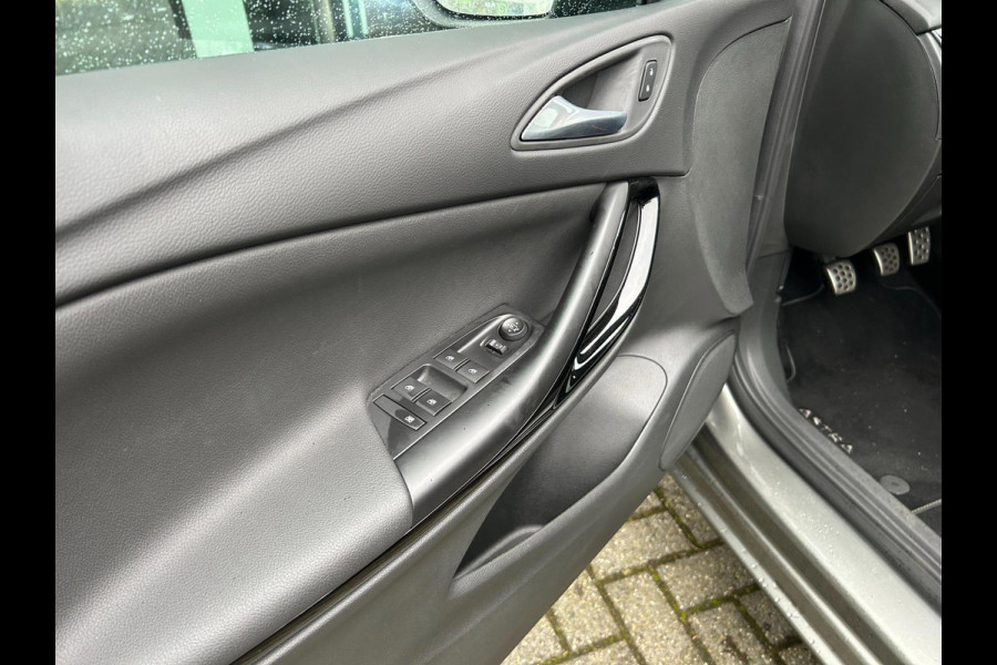 Opel Astra Sports Tourer 1.2 Turbo Elegance - Navi - Climate - Parkeerhulp - Trekhaak - Org.NL