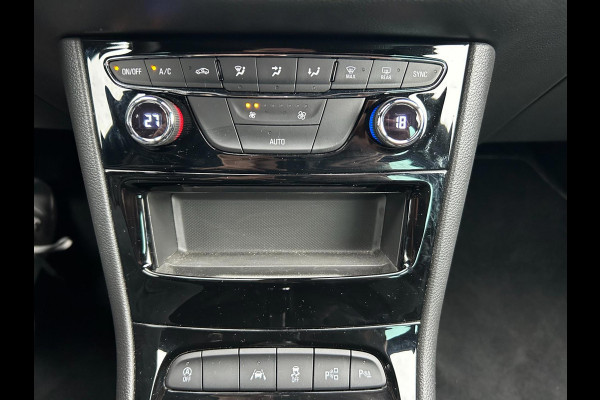 Opel Astra Sports Tourer 1.2 Turbo Elegance - Navi - Climate - Parkeerhulp - Trekhaak - Org.NL