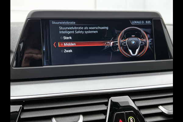 BMW 5 Serie 530e iPerformance Executive(Dealer OnderH, Navi, Active Cruise, Lane Assist, PDC V+A, Bots waarschuwing, Etc)