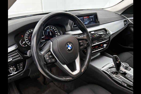 BMW 5 Serie 530e iPerformance Executive(Dealer OnderH, Navi, Active Cruise, Lane Assist, PDC V+A, Bots waarschuwing, Etc)