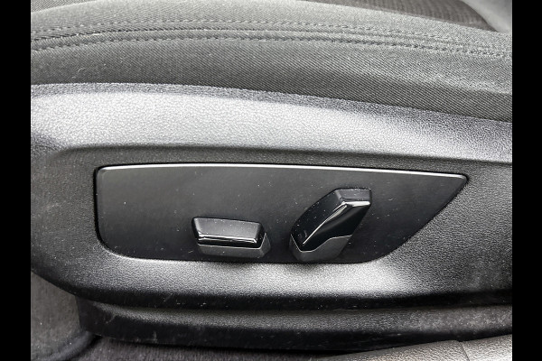 BMW 5 Serie 530e iPerformance Executive(Dealer OnderH, Navi, Active Cruise, Lane Assist, PDC V+A, Bots waarschuwing, Etc)