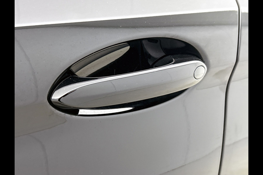 BMW 5 Serie 530e iPerformance Executive(Dealer OnderH, Navi, Active Cruise, Lane Assist, PDC V+A, Bots waarschuwing, Etc)