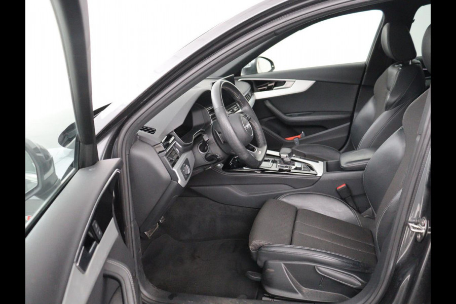 Audi A4 40 TFSI Launch edition Sport | Panoramadak | Trekhaak | Sportstoelen | DAB | Carplay | Virtual Cockpit | Half leder | Full LED | Navigatie | Parkeerhulp | Sportstuur | S Line
