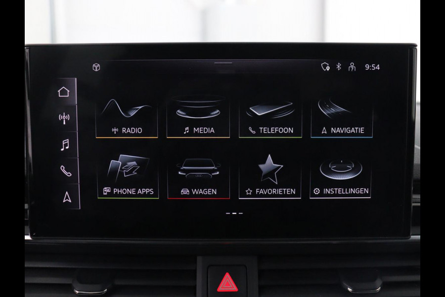 Audi A4 40 TFSI Launch edition Sport | Panoramadak | Trekhaak | Sportstoelen | DAB | Carplay | Virtual Cockpit | Half leder | Full LED | Navigatie | Parkeerhulp | Sportstuur | S Line