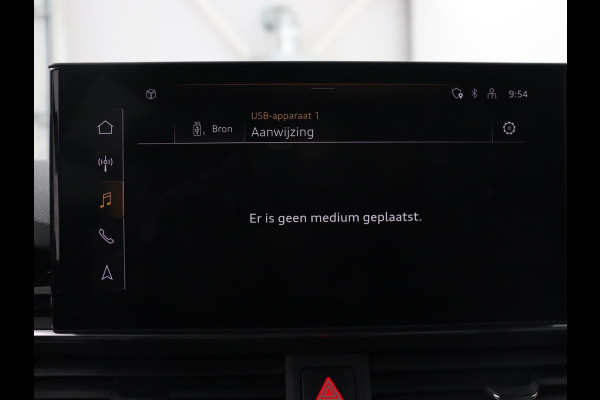 Audi A4 40 TFSI Launch edition Sport | Panoramadak | Trekhaak | Sportstoelen | DAB | Carplay | Virtual Cockpit | Half leder | Full LED | Navigatie | Parkeerhulp | Sportstuur | S Line