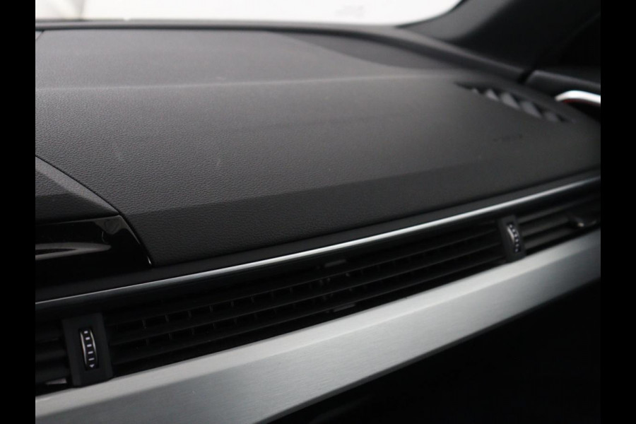 Audi A4 40 TFSI Launch edition Sport | Panoramadak | Trekhaak | Sportstoelen | DAB | Carplay | Virtual Cockpit | Half leder | Full LED | Navigatie | Parkeerhulp | Sportstuur | S Line