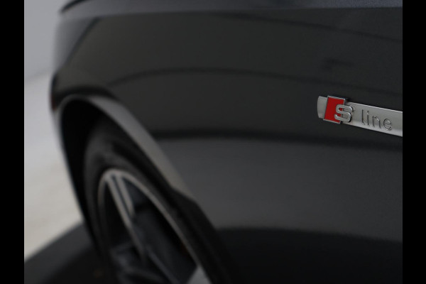 Audi A4 40 TFSI Launch edition Sport | Panoramadak | Trekhaak | Sportstoelen | DAB | Carplay | Virtual Cockpit | Half leder | Full LED | Navigatie | Parkeerhulp | Sportstuur | S Line