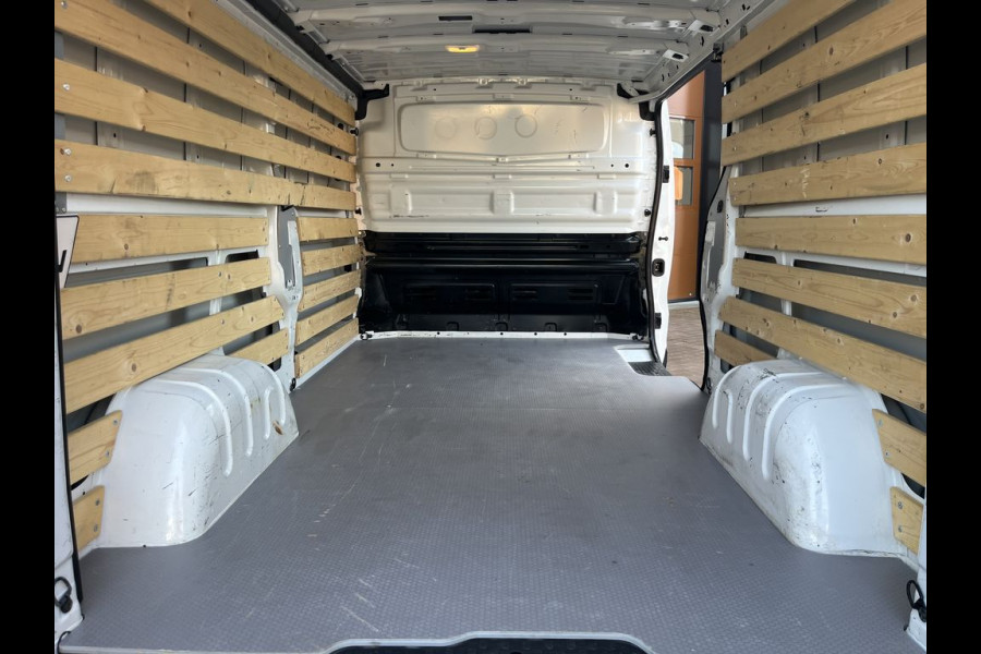 Renault Trafic 2.0 dCi 120pk E6 L2 Work Edition 3p Lease €294p/m, Trekhaak, Airco Aut., Navi, PDC, Led, Cruise controle, Onderhoudshistorie aanwezig