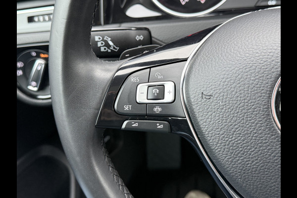 Volkswagen Golf 1.5 TSI Highline | Pano | ACC | LED | Camera | Keyless