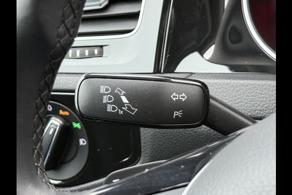 Volkswagen Golf 1.5 TSI Highline | Pano | ACC | LED | Camera | Keyless