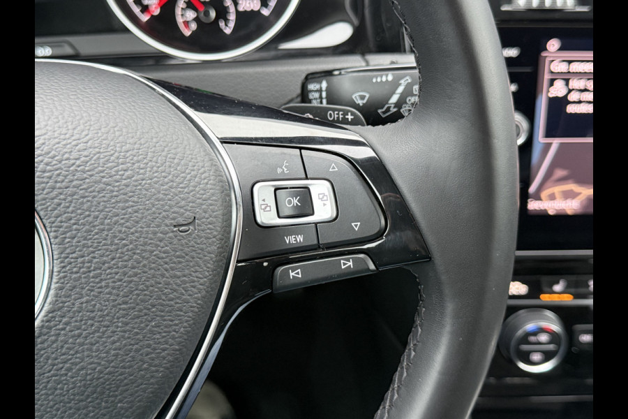 Volkswagen Golf 1.5 TSI Highline | Pano | ACC | LED | Camera | Keyless