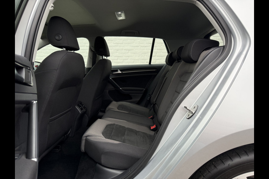 Volkswagen Golf 1.5 TSI Highline | Pano | ACC | LED | Camera | Keyless