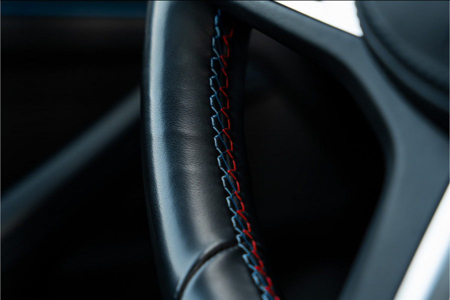 BMW i4 M50 High Executive M-Sport l Panorama l HUD l 360 camera l sportstoelen