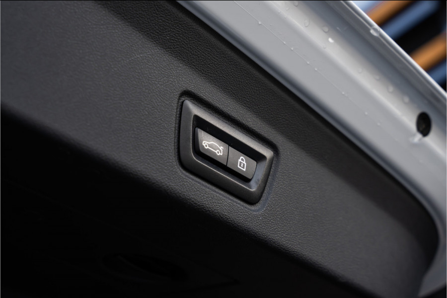 BMW i4 M50 High Executive M-Sport l Panorama l HUD l 360 camera l sportstoelen