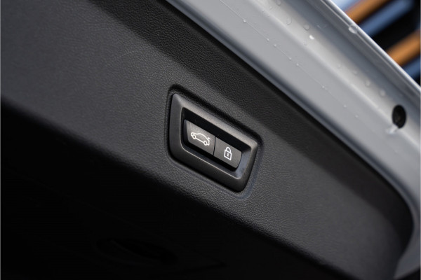 BMW i4 M50 High Executive M-Sport l Panorama l HUD l 360 camera l sportstoelen