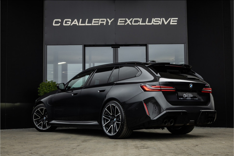 BMW 5 Serie Touring M5 - Panorama | B&W | Carbon | Elek. Trekhaak | 360 Camera