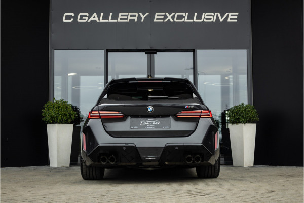 BMW 5 Serie Touring M5 - Panorama | B&W | Carbon | Elek. Trekhaak | 360 Camera